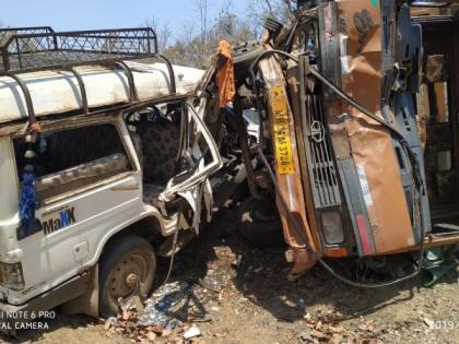 Accident in Gadchiroli district; Three killed | गडचिरोली जिल्ह्यात अपघात; तीन ठार