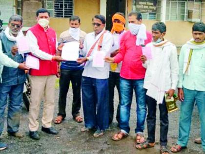Tribal farmers in Melghat are in the trap of moneylenders | मेळघाटातील आदिवासी शेतकरी सावकारी पाशातच Tribal farmers in Melghat are in the trap of moneylenders | मेळघाटातील आदिवासी शेतकरी सावकारी पाशातच