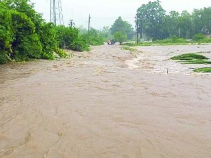 Incessant rains in Buldana district; Many villages lost contact! | बुलडाणा जिल्ह्यात संततधार पाऊस; अनेक गावांचा संपर्क तुटला!