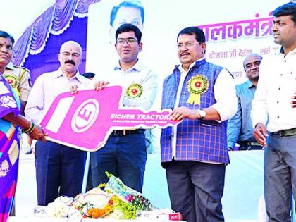 District administration should be public oriented and dynamic | जिल्हा प्रशासन लोकाभिमुख आणि गतिमान व्हावे District administration should be public oriented and dynamic | जिल्हा प्रशासन लोकाभिमुख आणि गतिमान व्हावे