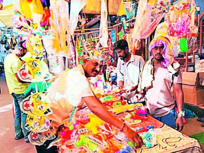 A splash of color after a two-year wait | दोन वर्षांच्या प्रतीक्षेनंतर रंगांची उधळण