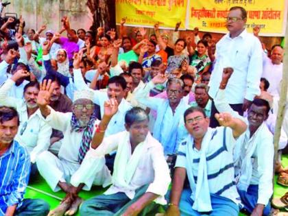 Lack of kerosene licensees | केरोसीन परवानाधारकांचे धरणे