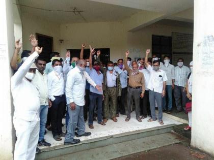 Napa employees strike | नपा कर्मचाऱ्यांचे कामबंद आंदोलन