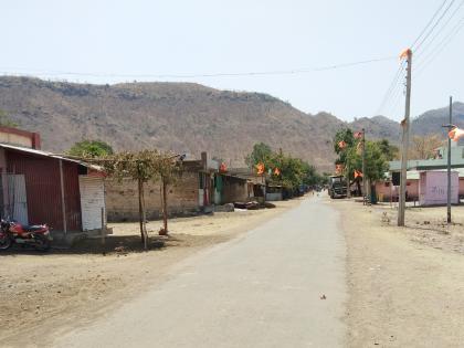 Suddenly there was a scorching heat in the valley | पुनद खोऱ्यात उन्हाचा तडाखा वाढला