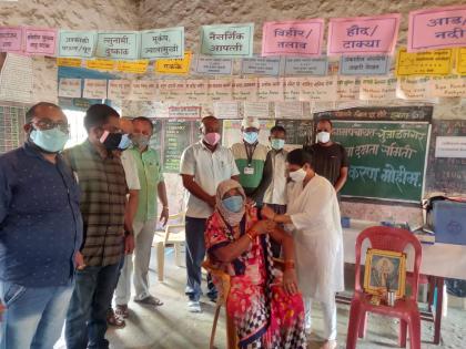 ... Other tribal brothers were vaccinated | ... अन् आदिवासी बांधवांचे झाले लसीकरण ... Other tribal brothers were vaccinated | ... अन् आदिवासी बांधवांचे झाले लसीकरण