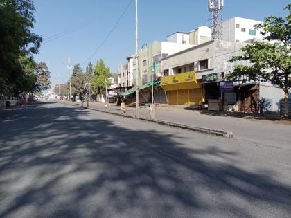 Roads dehumanized due to public curfew | कळवणला जनता कर्फ्यूमुळे रस्ते निर्मनुष्य