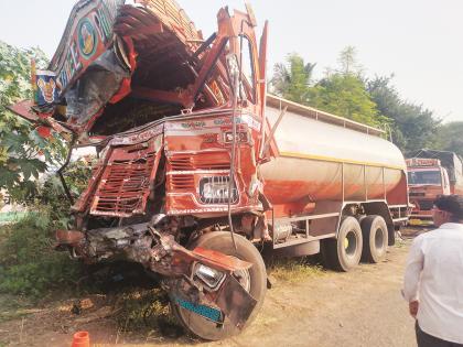 Fatal truck-tanker accident at Karanji Ghat, drivers of both vehicles killed |  करंजी घाटात ट्रक-टँकरचा भीषण अपघात, दोन्ही वाहनांचे चालक ठार