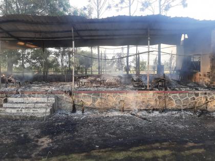  The hotel's meeting shed fires | हॉटेलच्या बैठक शेडला आग