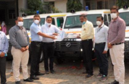 Dedication of five ambulances | पाच रुग्णवाहिकांचे लोकार्पण