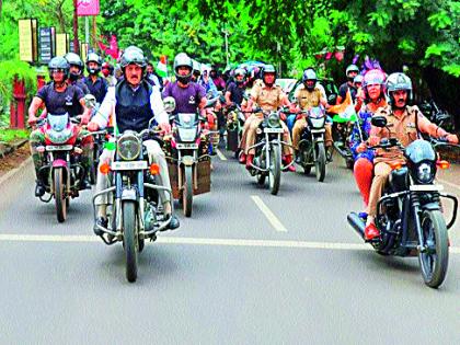 Helmet Public awareness rounds from the city | शहरातून हेल्मेट जनजागृती फेरी