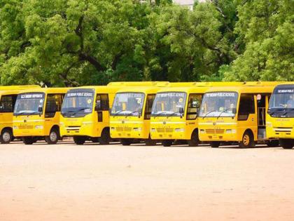 Three hundred school bus drivers are starving | तीनशे स्कूल बसचालकांची होतेय उपासमार