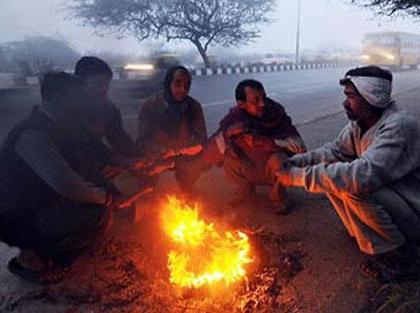 Increasing cold is having adverse effects on health | वाढत्या थंडीमुळे आरोग्यावर होतोय प्रतिकूल परिणाम Increasing cold is having adverse effects on health | वाढत्या थंडीमुळे आरोग्यावर होतोय प्रतिकूल परिणाम