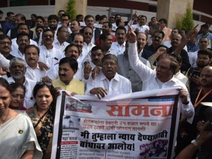 Agitation by opposition in winter session at Nagpur | नागपूर हिवाळी अधिवेशन २०१९; विरोधकांनी शेतकऱ्यांच्या मागण्यांसाठी केले घोषणाआंदोलन