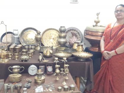 Teacher has hoby to collect copper, bronze vessels | शिक्षिकेने केला तांबे, पितळ, काश्याच्या पुरातन भांड्यांचा संग्रह!