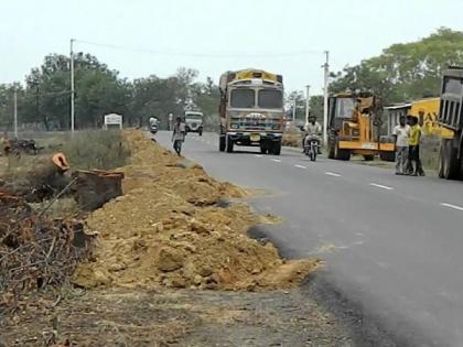 Teak wood trees cut down on The Nagpur Tuljapur four lane highway | नागपूर-तुळजापूर चौपदरी महामार्गासाठी १६ हजारांवर सागवान वृक्ष तोडले