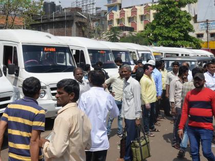 'Administration' runs in support of passengers | गैरसोय टाळण्यासाठी प्रवाशांच्या मदतीला धावले एस.टी. ‘प्रशासन’