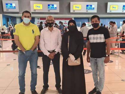 200 Konkani stranded in Dubai arrive in Mumbai on three special planes thanks to the efforts of United Konkani | दुबईत अडकलेले २०० कोकणी नागरिक युनायटेड कोकणच्या प्रयत्नांनी मुंबईत दाखल 