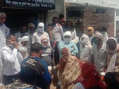 Inquiry by supply officer of ration shopkeeper at Thilori | थिलोरी येथील रेशन दुकानदाराची पुरवठा अधिकाऱ्यांकडून चौकशी Inquiry by supply officer of ration shopkeeper at Thilori | थिलोरी येथील रेशन दुकानदाराची पुरवठा अधिकाऱ्यांकडून चौकशी