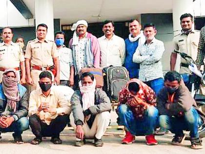 Five accused arrested with 46 kg of cannabis | ४६ किलो गांजासह पाच आरोपींना अटक