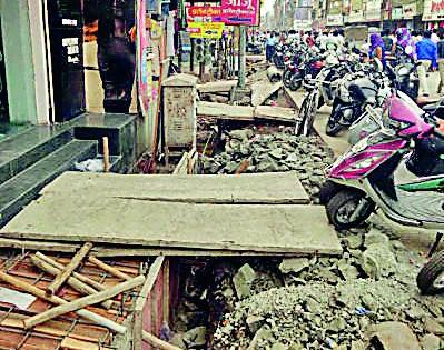 The lack of planning in the construction of a road of three crores, drain | तीन कोटींच्या रस्ता, नाली बांधकामात नियोजनाचा अभाव