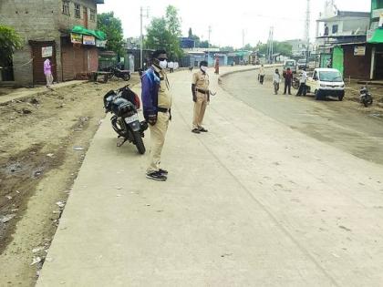 Buldana Janata Curfew: Shops closed; People on the streets | बुलडाणा जनता कर्फ्यू : दुकाने बंद; जनता रस्त्यावर