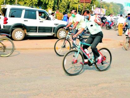 Municipal officials cycle to the office | मनपा अधिकारी सायकलने कार्यालयात