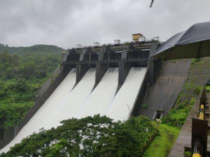 Koyna Dam stocks crossed 100 TMC stage, 95 per cent water | कोयना धरण साठ्याने पार केला १०० टीएमसीचा टप्पा, ९५ टक्क्यांवर पाणी