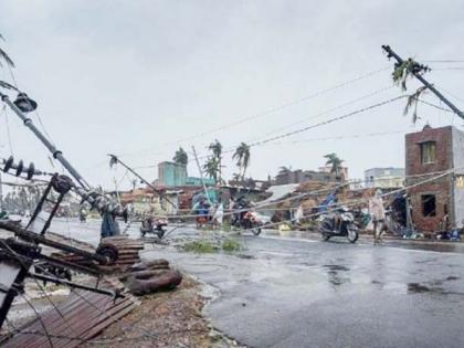 Heavy rains shut down 1798 transformers, more than a hundred feeders | जोराच्या पावसाने १७९८ ट्रान्स्फॉर्मर, शंभराहून अधिक फिडर पडले बंद