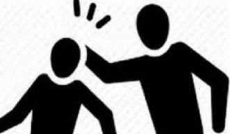 Beat one out of anger with two 'Six' hitters | दोन ‘सिक्स’ मारल्याच्या रागातून एकास मारहाण