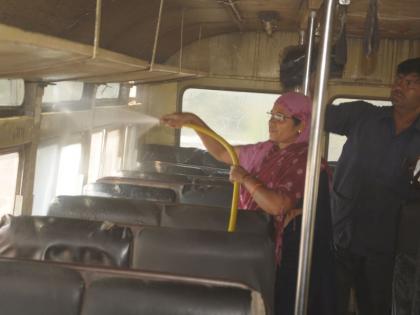 Cleaning of buses in Agar | आगारात बसेसच्या स्वच्छता Cleaning of buses in Agar | आगारात बसेसच्या स्वच्छता