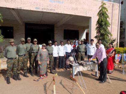  Military training lessons for tribal students | आदिवासी विद्यार्थ्यांना सैनिकी प्रशिक्षणाचे धडे