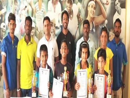 Mrinal, Drona won the Under-10 State Tennis Tournament | मृणाल, द्रोण यांनी जिंकली १0 वर्षांखालील राज्य टेनिस स्पर्धा