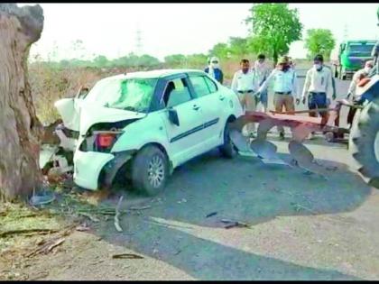 Three Amravati traders died on the spot in a car accident | अमरावतीच्या तीन व्यापाऱ्यांचा कार अपघातात जागीच मृत्यू Three Amravati traders died on the spot in a car accident | अमरावतीच्या तीन व्यापाऱ्यांचा कार अपघातात जागीच मृत्यू