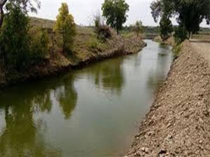 In Dhule district, the work of 'Jalwakar' was completed | धुळे जिल्ह्यात ‘जलयुक्त’ची १,३७८ कामे झाली पूर्ण In Dhule district, the work of 'Jalwakar' was completed | धुळे जिल्ह्यात ‘जलयुक्त’ची १,३७८ कामे झाली पूर्ण