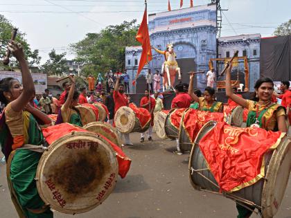 In the saffron atmosphere, Chhatrapati Shivaji was honored, young and old participated | भगव्या वातावरणात छत्रपती शिवरायांना मानाचा मुजरा, आबालवृध्द झाले सहभागी