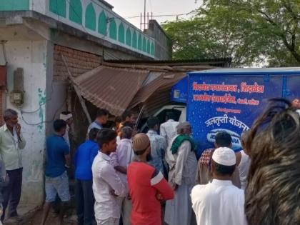 Young man killed in Nagar Panchayat vehicle collision | नगरपंचायत वाहनाच्या धडकेत तरुण जागीच ठार Young man killed in Nagar Panchayat vehicle collision | नगरपंचायत वाहनाच्या धडकेत तरुण जागीच ठार