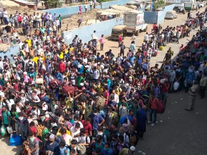 Crowd in Bandra Terminus area again: Railways says only registered passengers are allowed | पुन्हा वांद्रे टर्मिनस परिसरात गर्दी : रेल्वे म्हणते, फक्त नोंदणीकृत प्रवाशांनाच परवानगी