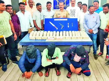 Fifty two crores seized from robbers in 15 hours | दरोडेखोरांकडून १५ तासांत पावणेदोन कोटी जप्त