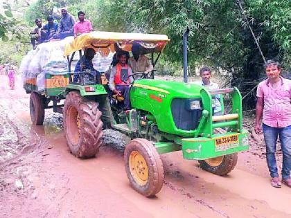 Have to travel 100 km for fertilizer | खतांसाठी करावा लागतो १०० किमीचा प्रवास Have to travel 100 km for fertilizer | खतांसाठी करावा लागतो १०० किमीचा प्रवास