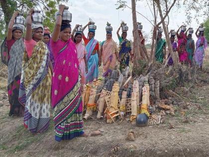 Women in Gadchiroli district rely on mother God in Corona crisis | कोरोनाच्या संकटात गडचिरोली जिल्ह्यातील महिलांचा मातामायवर भरवसा