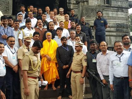 The Governor has taken a visit to Trimbakeshwar | राज्यपालांनी घेतले त्र्यंबकेश्वराचे दर्शन