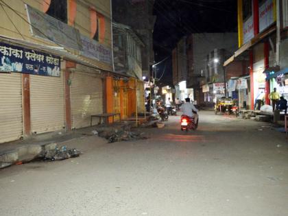  After market stone-throwing | दगडफेकीनंतर बाजारपेठ बंद