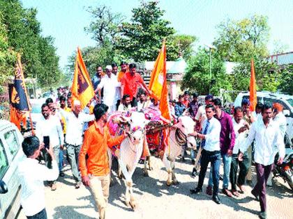 Only the farmers have the ability to endure the problems | अडचणी सहन करण्याची क्षमता फक्त शेतकऱ्यांमध्ये