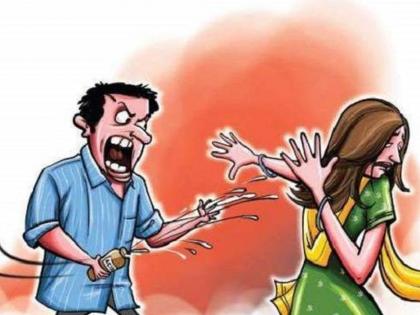 Violence violates woman in Karnataka | करणखेडय़ात ‘कंस’ने केला महिलेचा विनयभंग Violence violates woman in Karnataka | करणखेडय़ात ‘कंस’ने केला महिलेचा विनयभंग