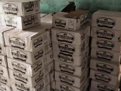 Four lakhs worth of liquor seized | पावणेचार लाखाचा मद्यसाठा जप्त Four lakhs worth of liquor seized | पावणेचार लाखाचा मद्यसाठा जप्त