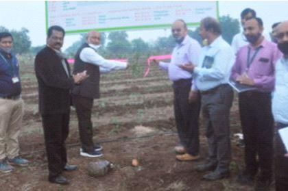 Vice Chancellor of Rahuri Agricultural University visits Nandurbar Agricultural College | राहूरी कृषी विद्यापीठाच्या कुलगुरूंची नंदुरबार कृषी महाविद्यालयास भेट
