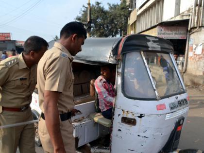 Parbhani: Action on obstructing autorickshaw | परभणी : अडथळा ठरणाऱ्या आॅटोरिक्षांवर कारवाई