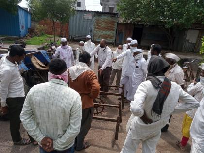 Seed sowing technology guidance to farmers at Waregaon | वारेगाव येथे शेतक-यांना बीज पेरणी तंत्रज्ञान मार्गदर्शन