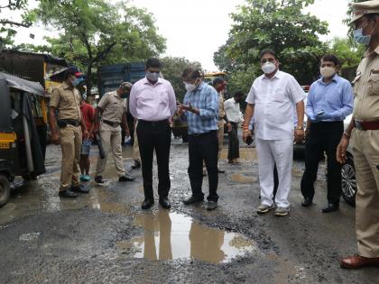 Municipal Commissioner Dr. Vipin Sharma inspects pits: If no action is taken, action will be taken against officers and contractors | तातडीने खड्डे भरा, अन्यथा कारवाईस सामोरे जा, महापालिका आयुक्तांनी दिली ठेकेदार आणि अधिकाऱ्यांना समज