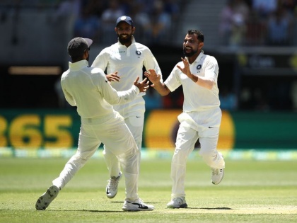 IND vs AUS 3rd Test: Mohammed Shami's away hundred test wickets | IND vs AUS 3rd Test : मोहम्मद शमीचे परदेशात शतक, ठरला दहावा भारतीय